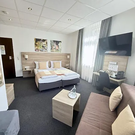 Hohenstaufen Hotel 3*