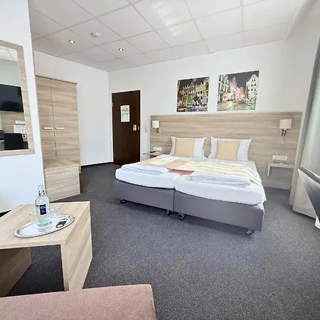 Hotell Hohenstaufen 3*